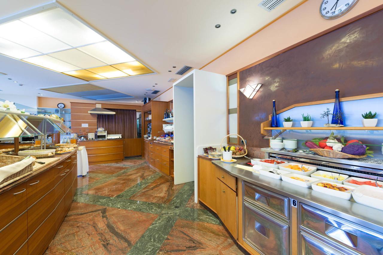 Hotel Venezia Малчезине Екстериор снимка