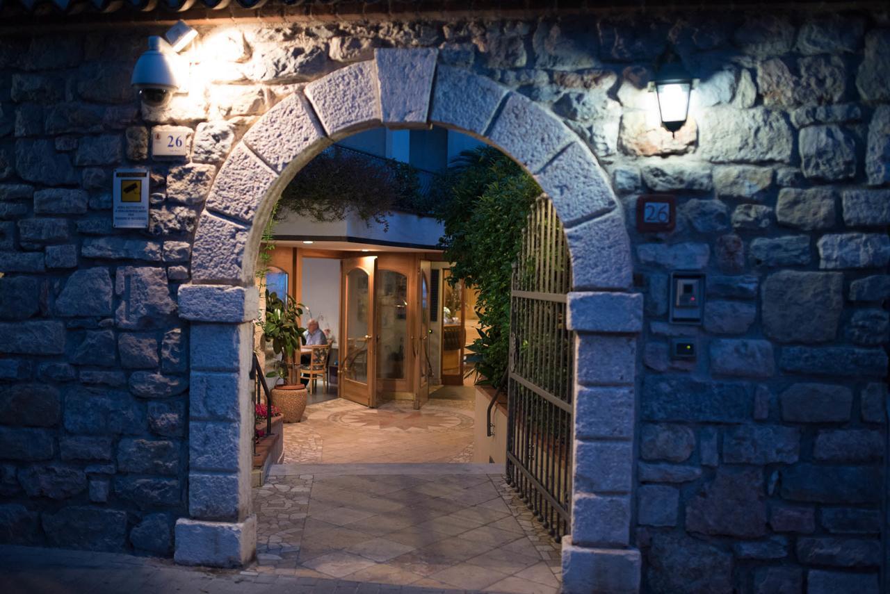 Hotel Venezia Малчезине Екстериор снимка