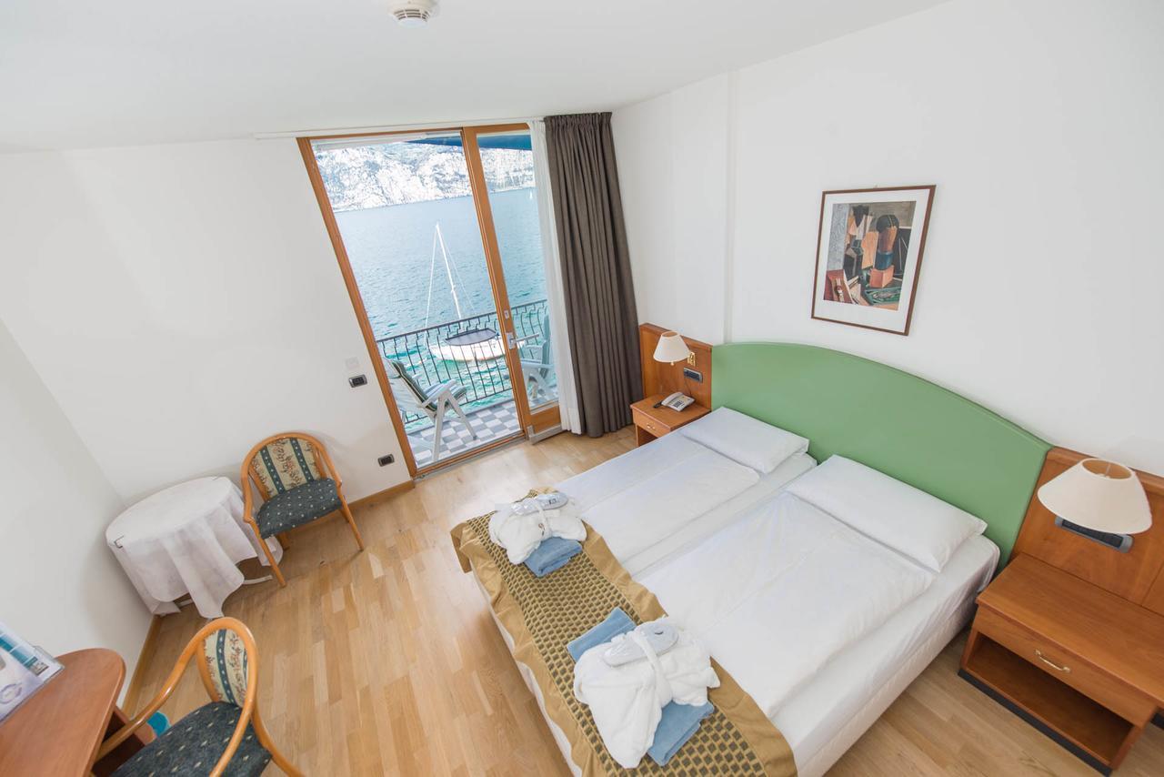 Hotel Venezia Малчезине Екстериор снимка