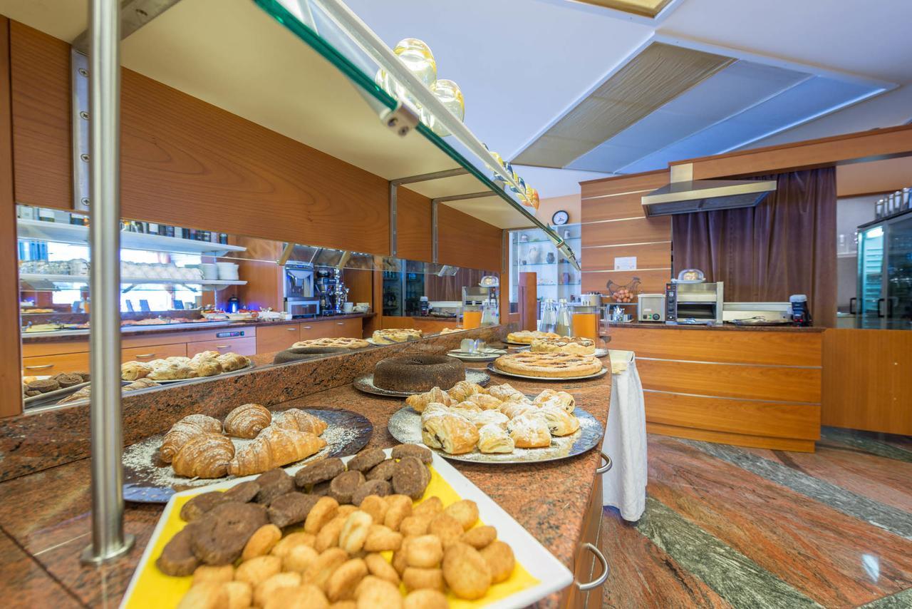 Hotel Venezia Малчезине Екстериор снимка